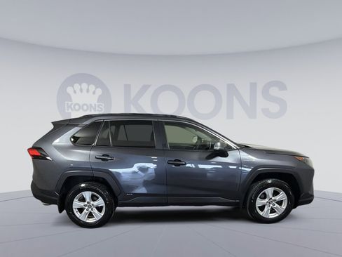 Used 2019 Toyota RAV4 LE image 8