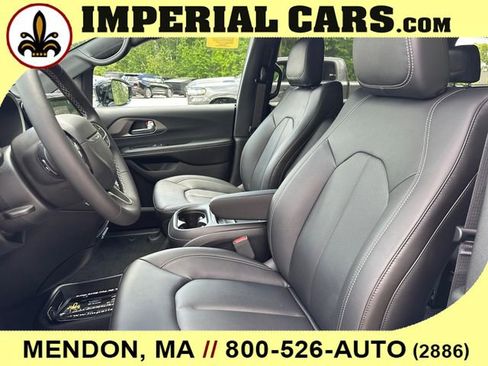 New 2027 Chrysler Pacifica Select AWD/4WD image 36