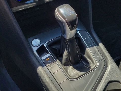 Used 2022 Volkswagen Tiguan SE R-Line image 26