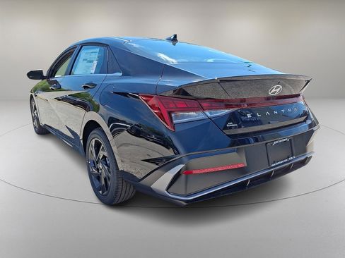 New 2026 Hyundai Elantra SEL Sport Premium FWD image 5