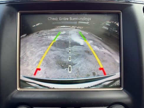 Used 2017 Jeep Grand Cherokee Overland w/ Jeep Active Safety Group AWD/4WD image 19