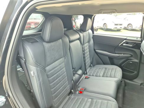 New 2026 Mitsubishi Outlander SE FWD image 25