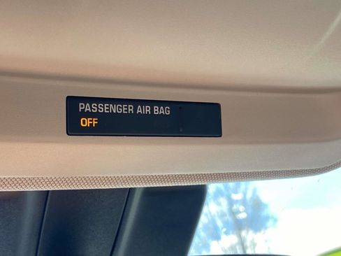 Used 2015 Chevrolet Malibu LT image 18