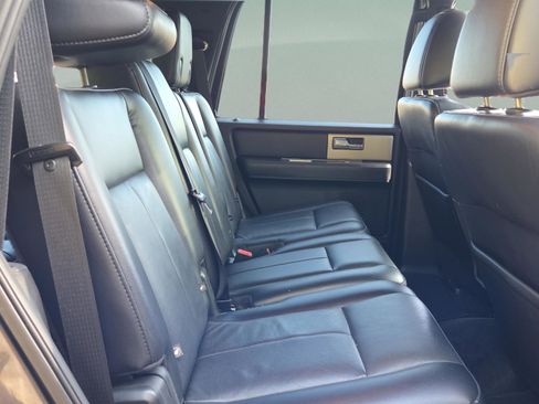 Used 2015 Ford Expedition XLT w/ Equipment Group 202A RWD image 19