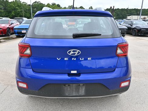 Used 2025 Hyundai Venue SEL FWD image 35