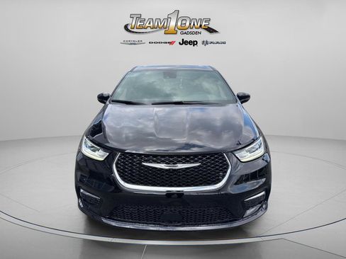 New 2026 Chrysler Pacifica Limited image 2