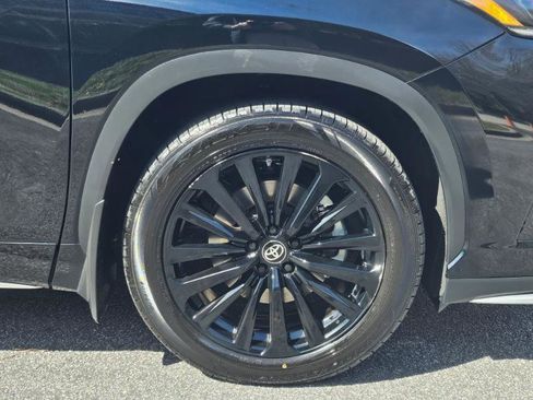 Used 2024 Toyota Highlander XSE image 16