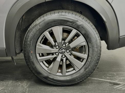 Used 2022 Nissan Pathfinder S FWD image 16