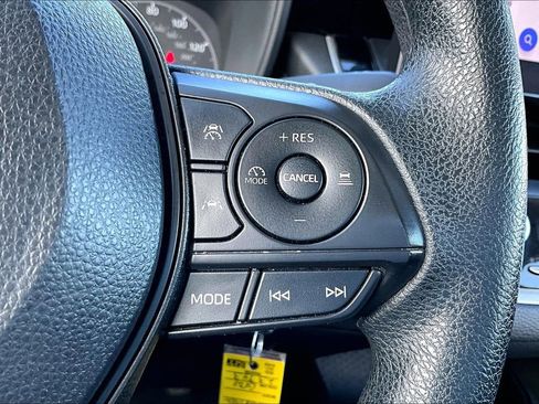 Used 2023 Toyota Corolla LE image 17