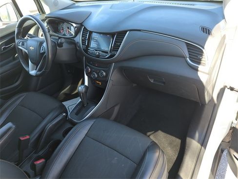 Used 2022 Chevrolet Trax LT w/ Sport Edition image 15