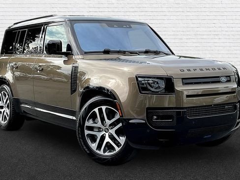 Used 2023 Land Rover Defender 110 X-Dynamic SE AWD/4WD image 3