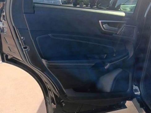 Used 2024 Ford Edge Titanium image 14