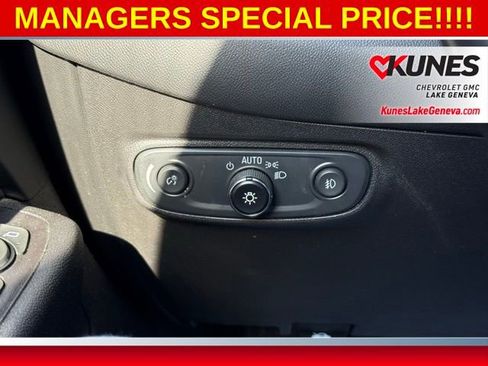Used 2020 Chevrolet Equinox LT w/ Driver Convenience Package FWD image 41