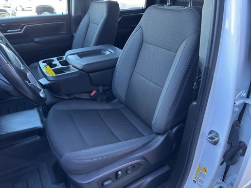 Used 2024 GMC Sierra 3500 SLE w/ SLE Convenience Package image 9