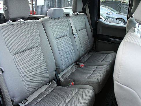 Used 2015 Ford F150 XLT image 23