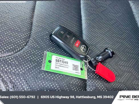 Used 2023 Toyota Tundra SR5 w/ SR5 Premium Package image 9