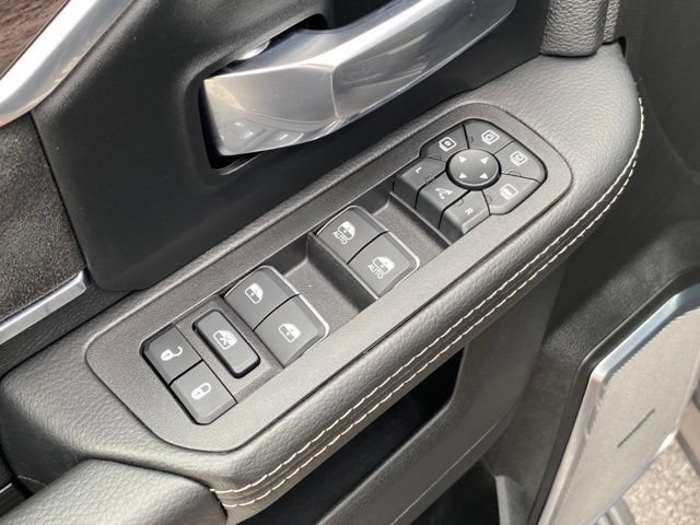 Used 2026 RAM 2500 Laramie AWD/4WD image 12