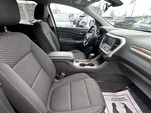 Used 2019 GMC Acadia SLE image 15