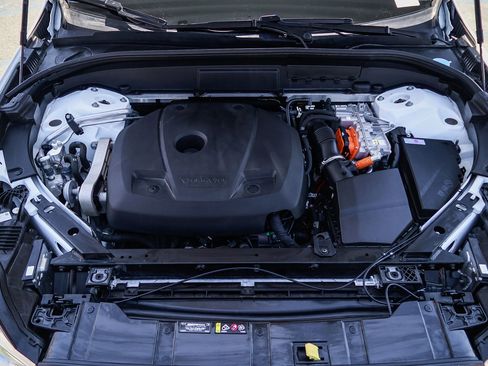 Used 2023 Volvo XC60 T8 Plus w/ Protection Package Premier image 31