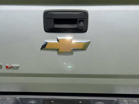 Used 2019 Chevrolet Colorado W/T w/ Custom Special Edition RWD image 11