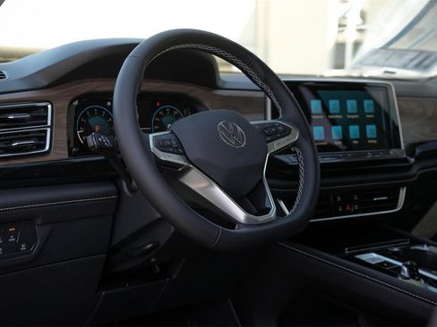 New 2026 Volkswagen Atlas SE image 8