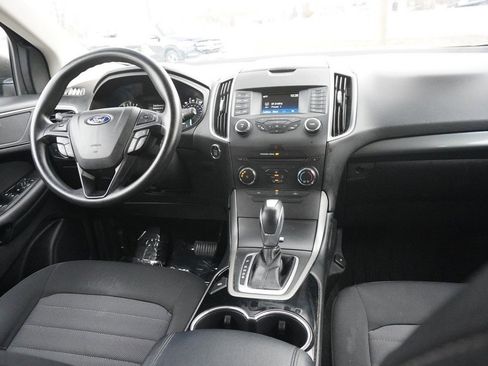 Used 2018 Ford Edge SE image 34