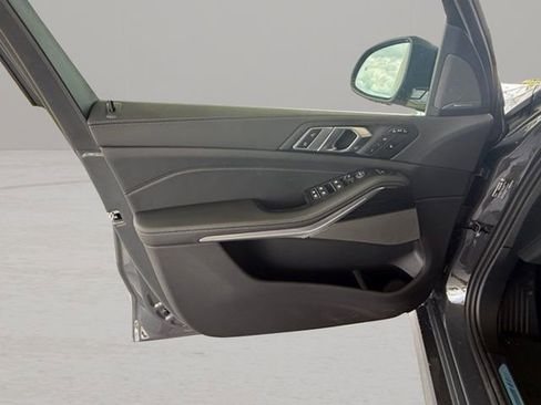 Used 2026 BMW X7 xDrive40i w/ M Sport Package image 14