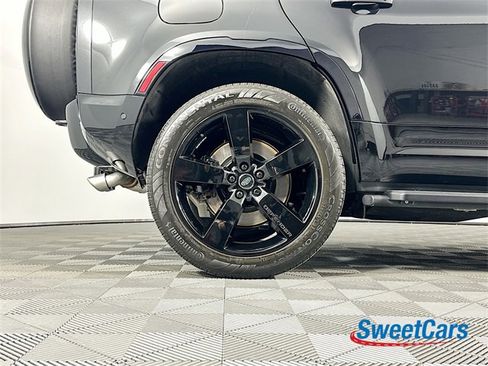 Used 2025 Land Rover Defender 110 V8 image 52