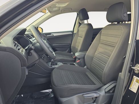 Used 2023 Volkswagen Tiguan S image 18