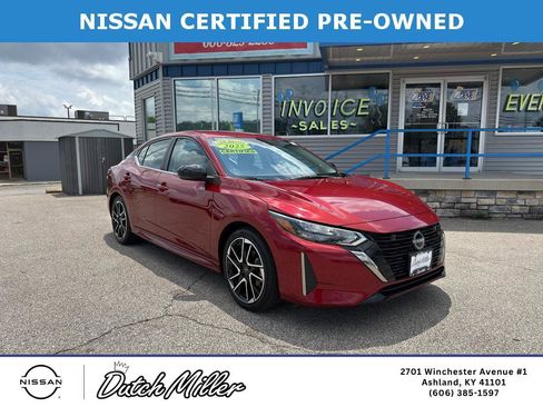 Certified 2025 Nissan Sentra SR FWD image 1