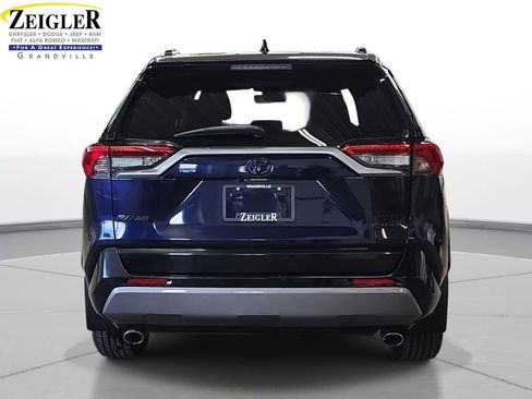 Used 2020 Toyota RAV4 XSE w/ XSE Grade Weather Package AWD/4WD image 6