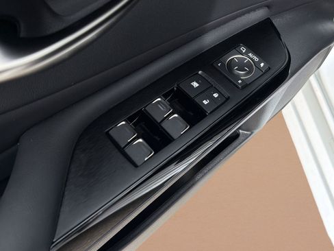 Certified 2024 Lexus ES 300h w/ Technology Package FWD image 9