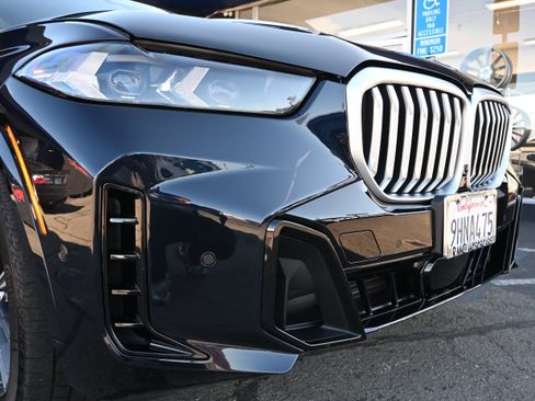 Used 2024 BMW X5 xDrive50e w/ M Sport Package AWD/4WD image 19