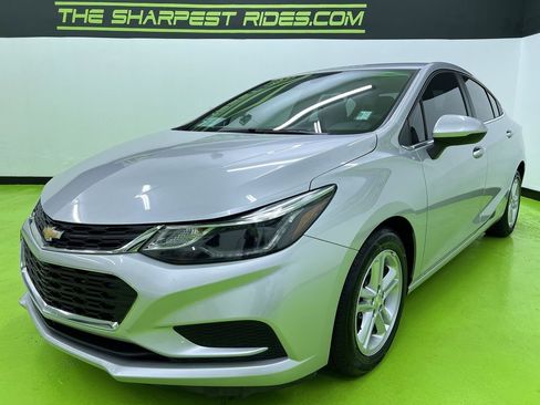 Used 2016 Chevrolet Cruze LT w/ Convenience Package FWD image 5