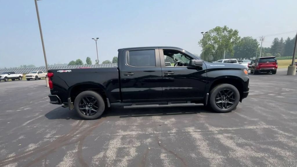 Used 2023 Chevrolet Silverado 1500 Custom AWD/4WD image 9