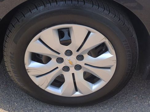 Used 2013 Chevrolet Cruze LS FWD image 10
