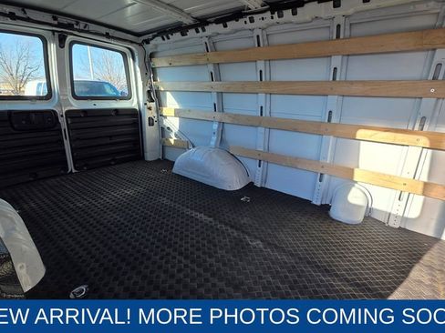 Used 2024 GMC Savana 2500 w/ Driver Convenience Package image 13
