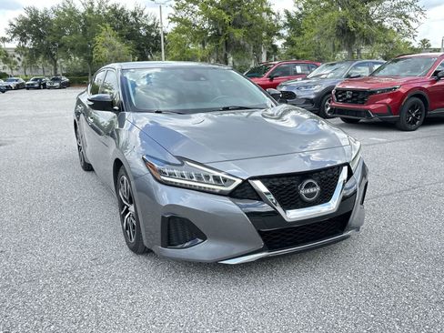 Used 2023 Nissan Maxima SV w/ Floor Mat Group FWD image 8
