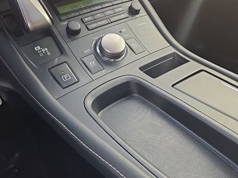 Used 2015 Lexus CT 200h image 13