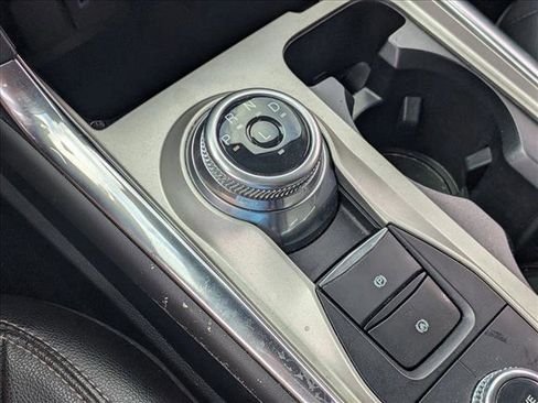 Used 2023 Ford Explorer Limited image 11