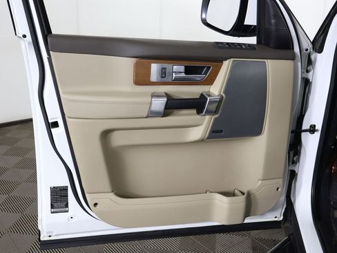 Used 2016 Land Rover LR4 HSE image 27