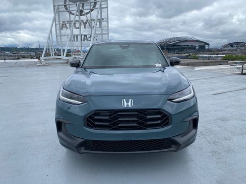 Used 2025 Honda HR-V Sport image 3