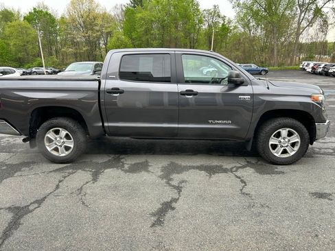 Used 2018 Toyota Tundra SR5 w/ SR5 Upgrade Package AWD/4WD image 6