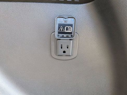 New 2026 Nissan Leaf Platinum+ w/ Cargo Package (Platinum+) image 30