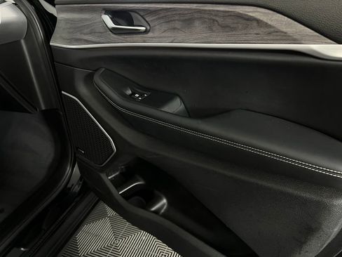 Used 2023 Jeep Grand Cherokee L Limited w/ Trailer Tow Group (B) image 37