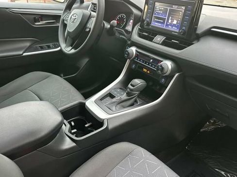Used 2022 Toyota RAV4 XLE image 19