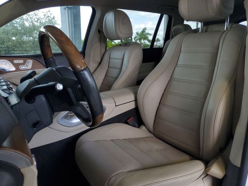 Used 2020 Mercedes-Benz GLS 450 4MATIC image 19