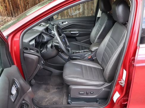 Used 2015 Ford Escape Titanium w/ Equipment Group 301A AWD/4WD image 20