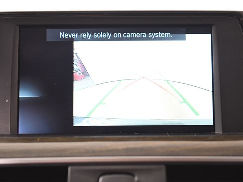 Used 2018 BMW 330i Sedan w/ Convenience Package image 18