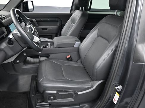 Used 2023 Land Rover Defender 90 S image 5
